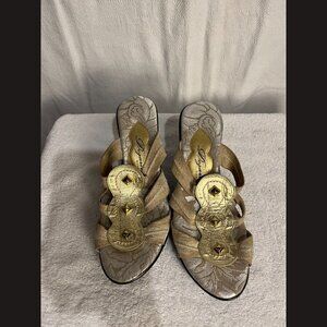 Degaria women's kitten heel open toe strappy in gold size 39